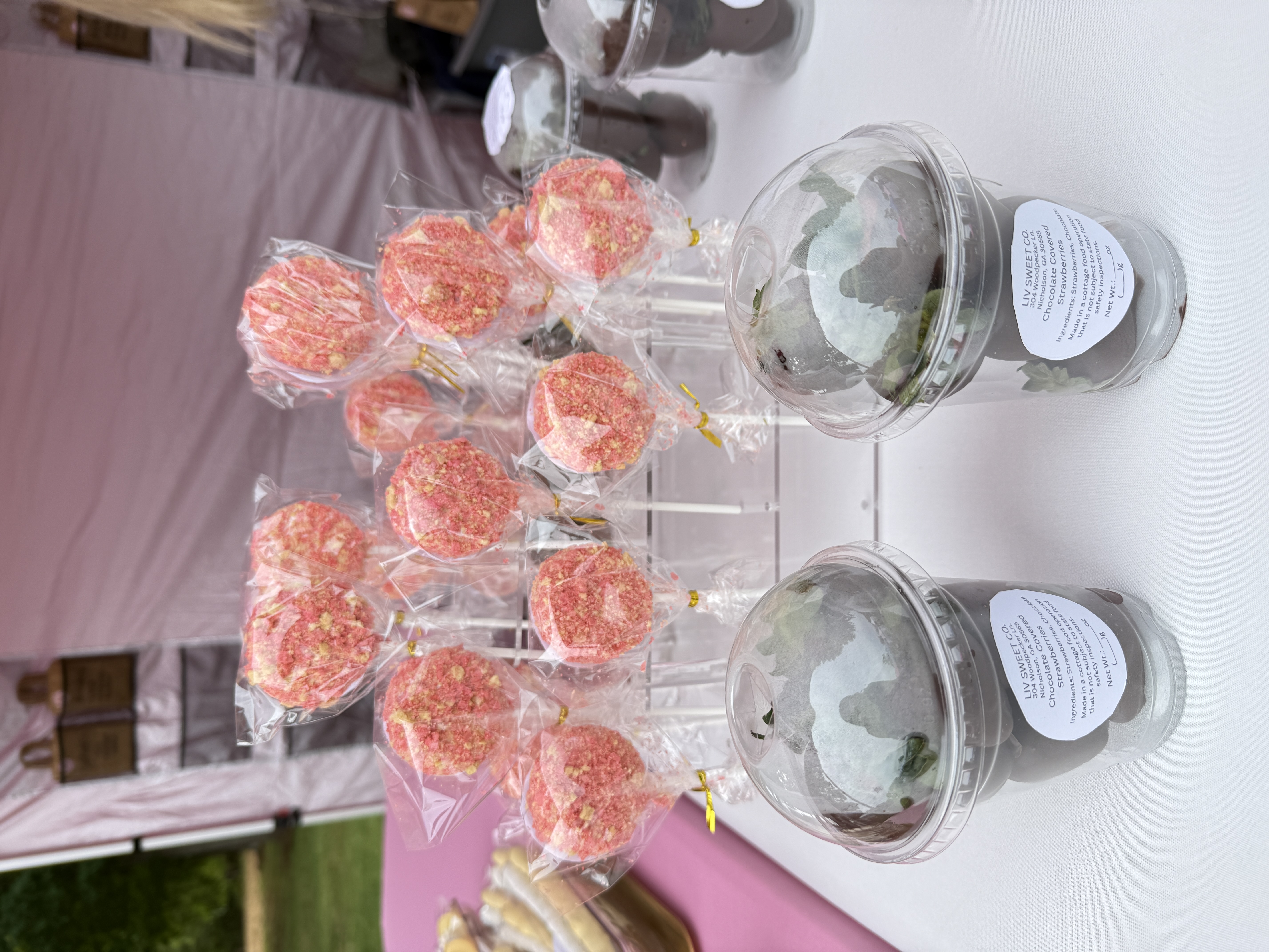 Strawberry Crunch Cakepops